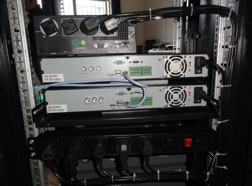 機(jī)柜監(jiān)控單元